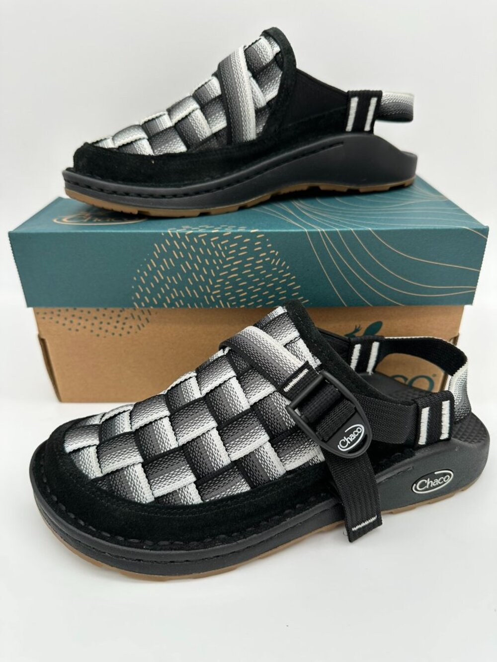 Chaco Women's Canyon Jacquard Webbing Woven Adjustable Clog Size 8M Black/White